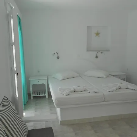 Nicolas Hotel *