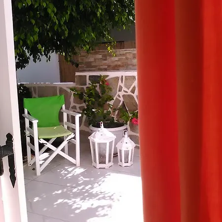 Nicolas Antiparos Città
