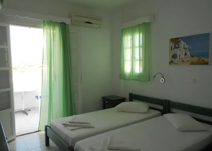 Nicolas Antiparos Città