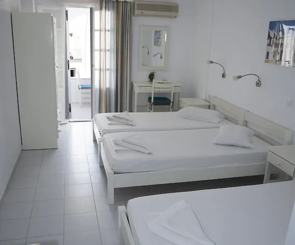 Nicolas Antiparos Città