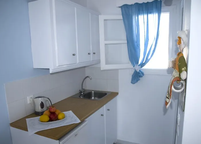 Nicolas Antiparos Città