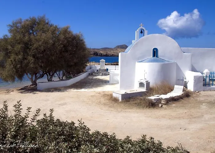 Nicolas Antiparos Città