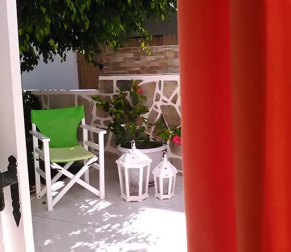 Nicolas Antiparos Città